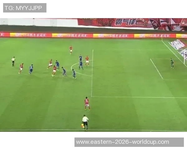 足球出界边裁的职责与影响分析以及如何提升裁判的判罚准确性